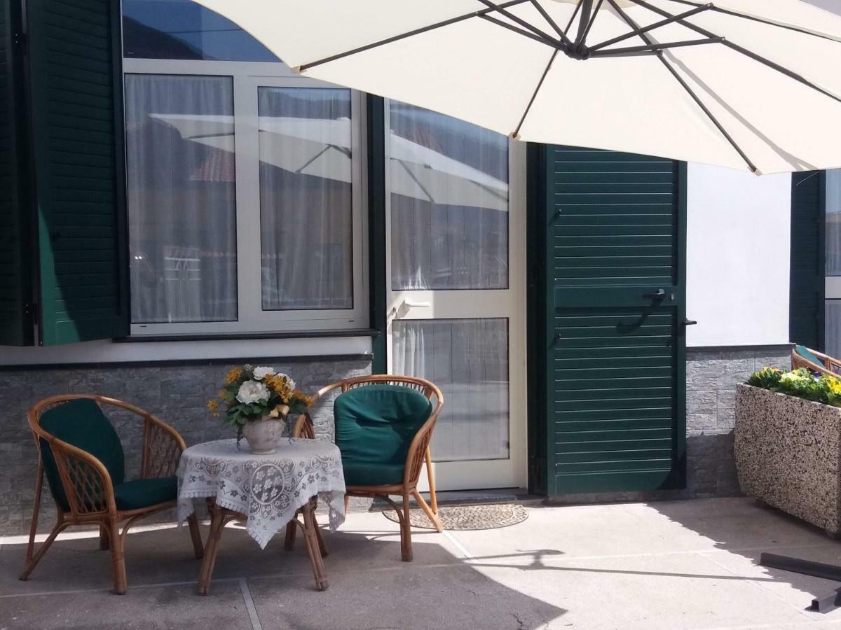 Holiday House Lual أَجيرولا المظهر الخارجي الصورة