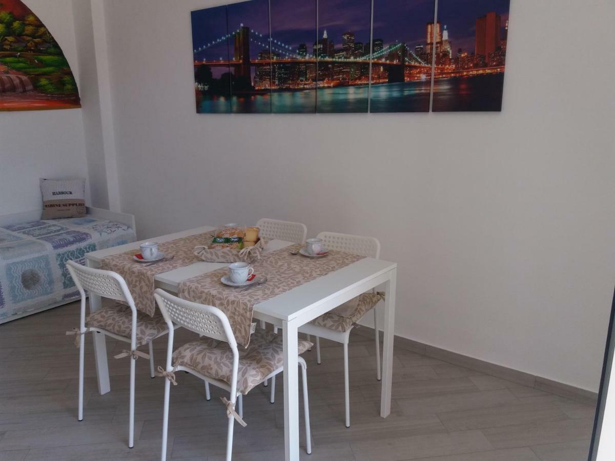 Holiday House Lual أَجيرولا المظهر الخارجي الصورة